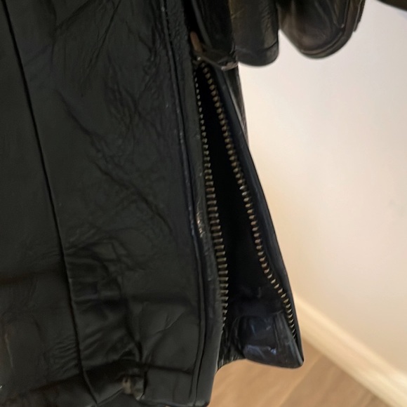 Men’s vintage leather jacket with white stripes. - Picture 4 of 16